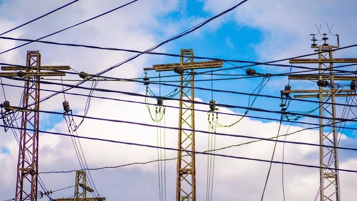 Электричество восстановлено в Курской области после падения БПЛА на подстанцию Электричество восстановлено в Курской области после падения БПЛА на подстанцию