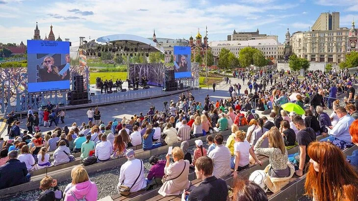 Фестиваль "Театральные выходные" пройдет в парке "Зарядье" Фестиваль "Театральные выходные" пройдет в парке "Зарядье"