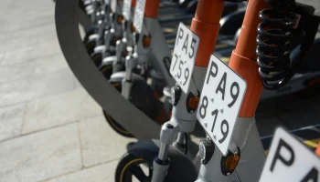 Mash: Московские кладбища закупили 50 электросамокатов