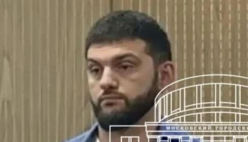 Мужчину, пристававшего к прохожим в центре Москвы, арестовали на 12 суток