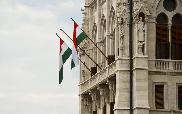 Венгрия и Словакия обратились в ЕК из-за прекращения Украиной транзита нефти Венгрия и Словакия обратились в ЕК из-за прекращения Украиной транзита нефти