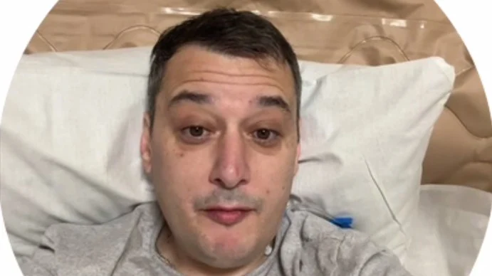 Хинштейн вышел на связь после операции из-за аварии Хинштейн вышел на связь после операции из-за аварии