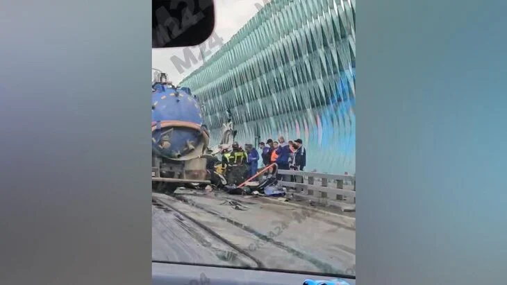 Три автомобиля столкнулись на СВХ в районе Яузской аллеи