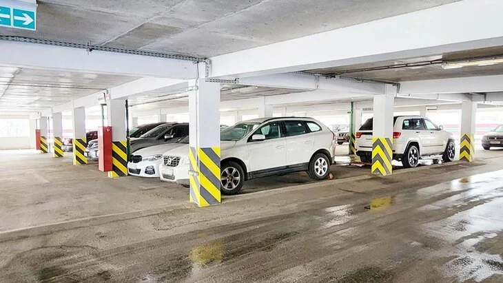 Город выставил на торги более 100 машино-мест на западе Москвы Город выставил на торги более 100 машино-мест на западе Москвы