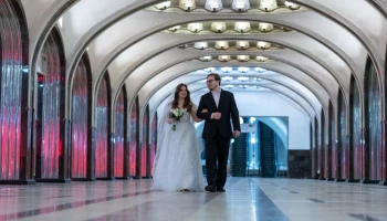 Ракова сообщила о завершении юбилейного, пятого свадебного сезона на станции метро &laquo;Маяковская&raquo;