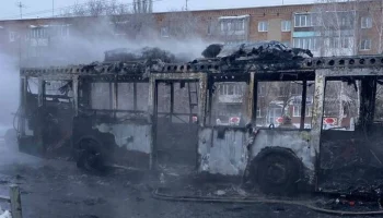 Автобус с пассажирами полностью выгорел в Омске