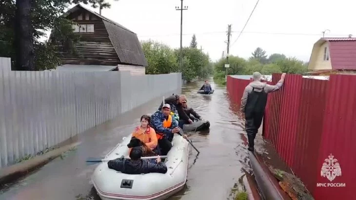 Власти Челябинской области окажут помощь пострадавшим при прорыве дамбы Власти Челябинской области окажут помощь пострадавшим при прорыве дамбы