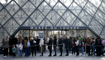Bild: драгоценности из Лувра хотели продать израильской фирме через даркнет