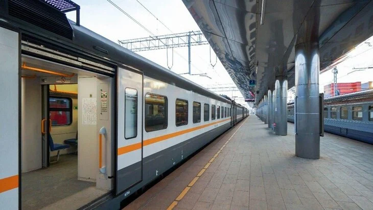 Электрички задерживаются на Казанском направлении МЖД из-за пожара в поезде Электрички задерживаются на Казанском направлении МЖД из-за пожара в поезде