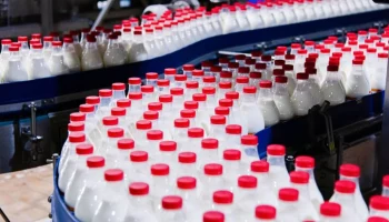 Предприятия Москвы увеличили выпуск пищевой продукции при поддержке города