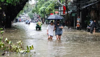 По меньшей мере 324 человека погибли и пропали без вести из-за паводка во Вьетнаме