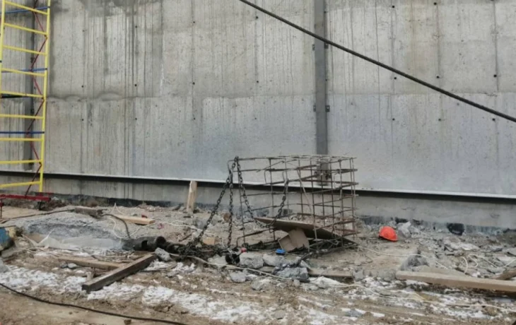 Двое рабочих упали со здания на стройке в Зеленограде Двое рабочих упали со здания на стройке в Зеленограде