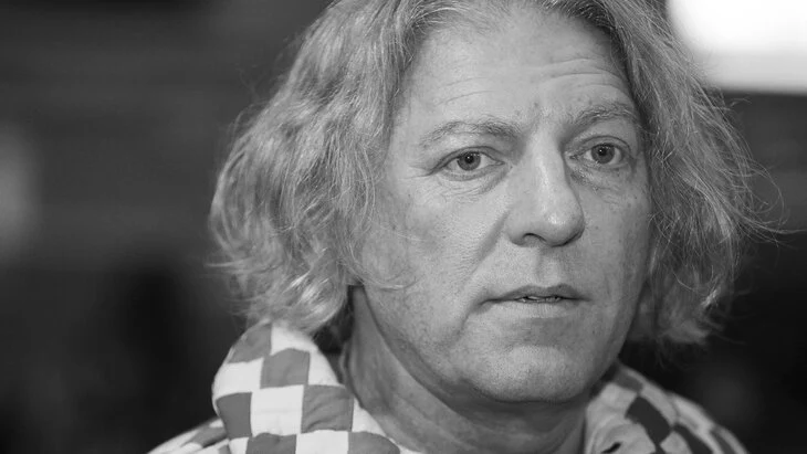 Москва онлайн покажет прощание с продюсером и телеведущим Александром Олейниковым Москва онлайн покажет прощание с продюсером и телеведущим Александром Олейниковым