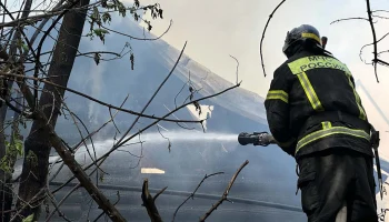 Три человека погибли при пожаре в частном доме в подмосковной деревне Пирогово