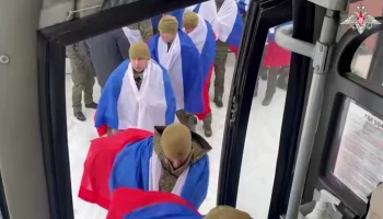 Минобороны показало первые кадры возвращения российских бойцов из плена