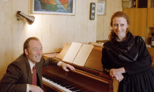 Часть праха Майи Плисецкой и Родиона Щедрина захоронили на Новодевичьем кладбище Часть праха Майи Плисецкой и Родиона Щедрина захоронили на Новодевичьем кладбище