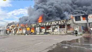 Рынок строительных материалов загорелся в Новой Москве