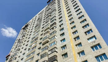 В районе Гольяново проходят работы по обновлению с масштабной модернизацией жилого дома 1992 года по