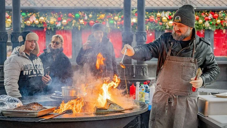Горожан научат готовить шашлык и оленину на фестивале "Путешествие в Рождество" Горожан научат готовить шашлык и оленину на фестивале "Путешествие в Рождество"