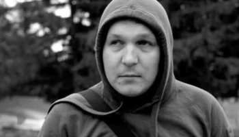 Актер из сериала "Счастливы вместе" Павел Чернявский погиб в зоне СВО