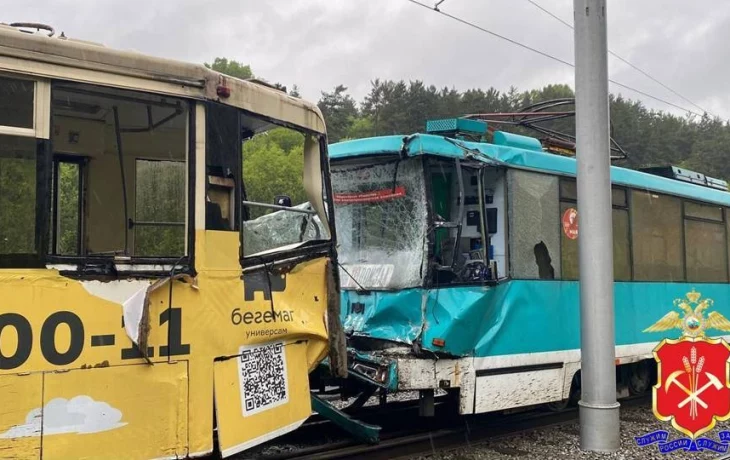 Оторванные двери и 90 пострадавших: что известно о ДТП с трамваями в Кузбассе Оторванные двери и 90 пострадавших: что известно о ДТП с трамваями в Кузбассе