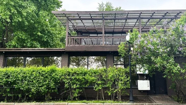 Город выставил на торги двухэтажное здание в Парке Горького Город выставил на торги двухэтажное здание в Парке Горького