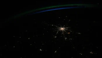 Роскосмос показал вид на ночную Москву с борта МКС