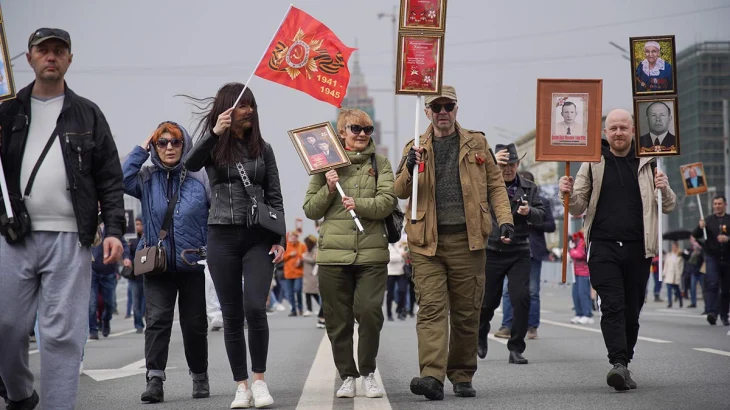 Акция «Бессмертный полк» в 2026 году пройдет в очном и онлайн-форматах Акция «Бессмертный полк» в 2026 году пройдет в очном и онлайн-форматах