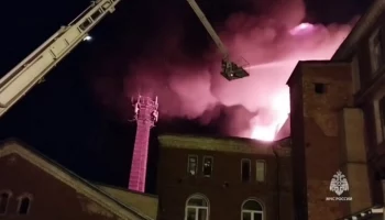 Пожарные локализовали возгорание в здании бывшей фабрики в Ногинске