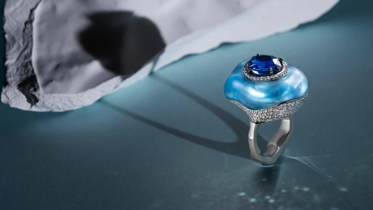 Работы современных ювелиров выставили в Путевом дворце Работы современных ювелиров выставили в Путевом дворце