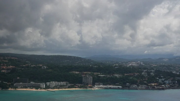 До 78 м/с выросла скорость ветра в эпицентре урагана "Мелисса" у Ямайки До 78 м/с выросла скорость ветра в эпицентре урагана "Мелисса" у Ямайки