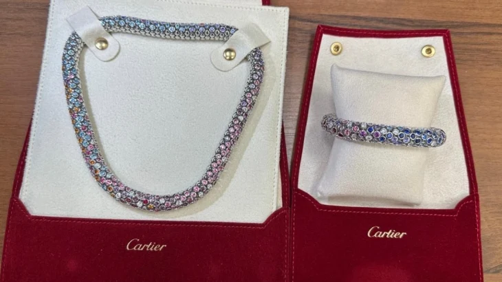 Таможенники задержали в аэропорту Шереметьево женщину с Cartier за 34 миллиона Таможенники задержали в аэропорту Шереметьево женщину с Cartier за 34 миллиона