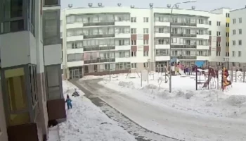Глыба льда рухнула на 3-летнего мальчика в Екатеринбурге