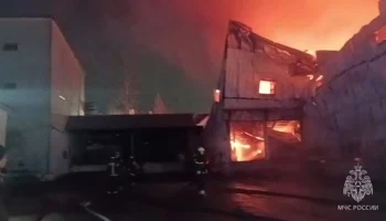 Склад загорелся в подмосковных Мытищах