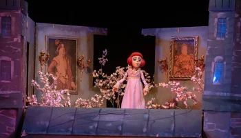 &laquo;Мосбилет&raquo; и Московский театр кукол выпустили подборку спектаклей для подростков