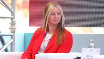 Россиянка Чикунова завоевала золото на дистанции 200 метров брассом на ЧЕ