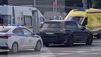 РЕН ТВ: Подросток на питбайке столкнулся с автомобилем около «Москвы-Сити» РЕН ТВ: Подросток на питбайке столкнулся с автомобилем около «Москвы-Сити»