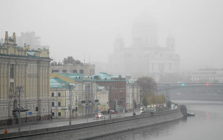 Сильный туман накрыл юго-запад Москвы