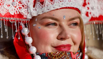 Активист Бородин попросил проверить слова экс-главы Пушкинского музея о кокошнике Активист Бородин попросил проверить слова экс-главы Пушкинского музея о кокошнике
