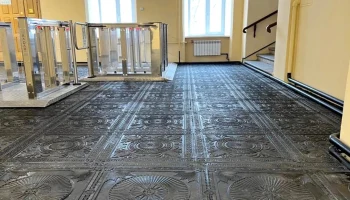 Реставраторы привели в порядок исторические чугунные полы в доме Еропкина