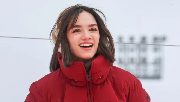 Медведева рассказала, как Тутберидзе била ее по плечам и бедрам перед прокатом Медведева рассказала, как Тутберидзе била ее по плечам и бедрам перед прокатом