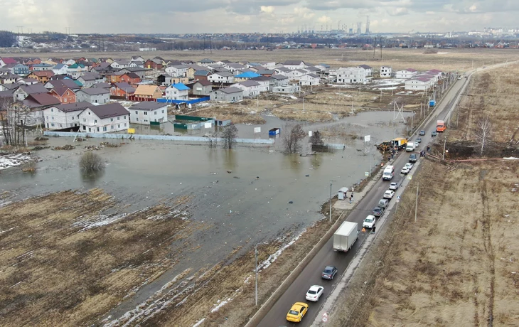 Появились кадры основного места прорыва дамбы в Орске, которое удалось засыпать Появились кадры основного места прорыва дамбы в Орске, которое удалось засыпать