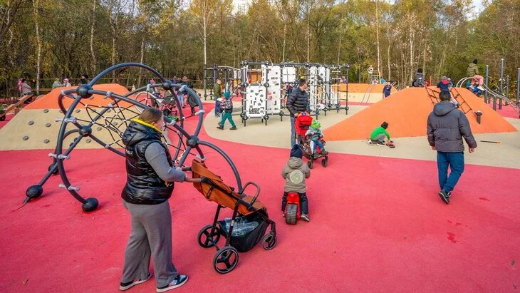 Современная детская игровая зона появилась в парке "Яуза"