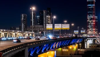 Уличное освещение и подсветку в Москве перевели на летний режим работы