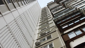 На юге столицы в 2025 году заменят лифтовое оборудование в двадцатидвухэтажном жилом доме