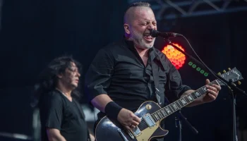 Три альбома "Агаты Кристи" удалены с российских стримингов