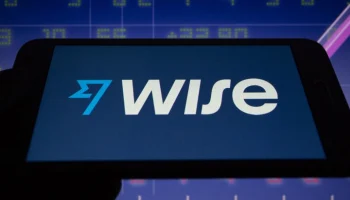 Платежная система Wise заблокировала карты россиянам без европейского ВНЖ