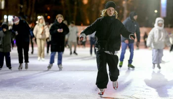 Диджей-вечеринка на льду и йога: чем заняться в московских парках с 2 по 4 февраля