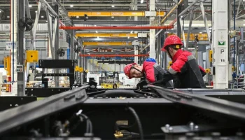 Производство российских грузовиков БАЗ запустили в Санкт-Петербурге