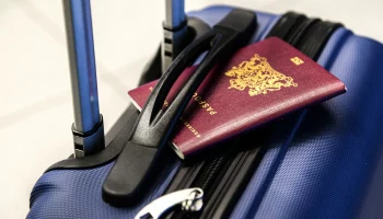 На курорте в Европе предложили полностью запретить туризм из-за толп иностранцев